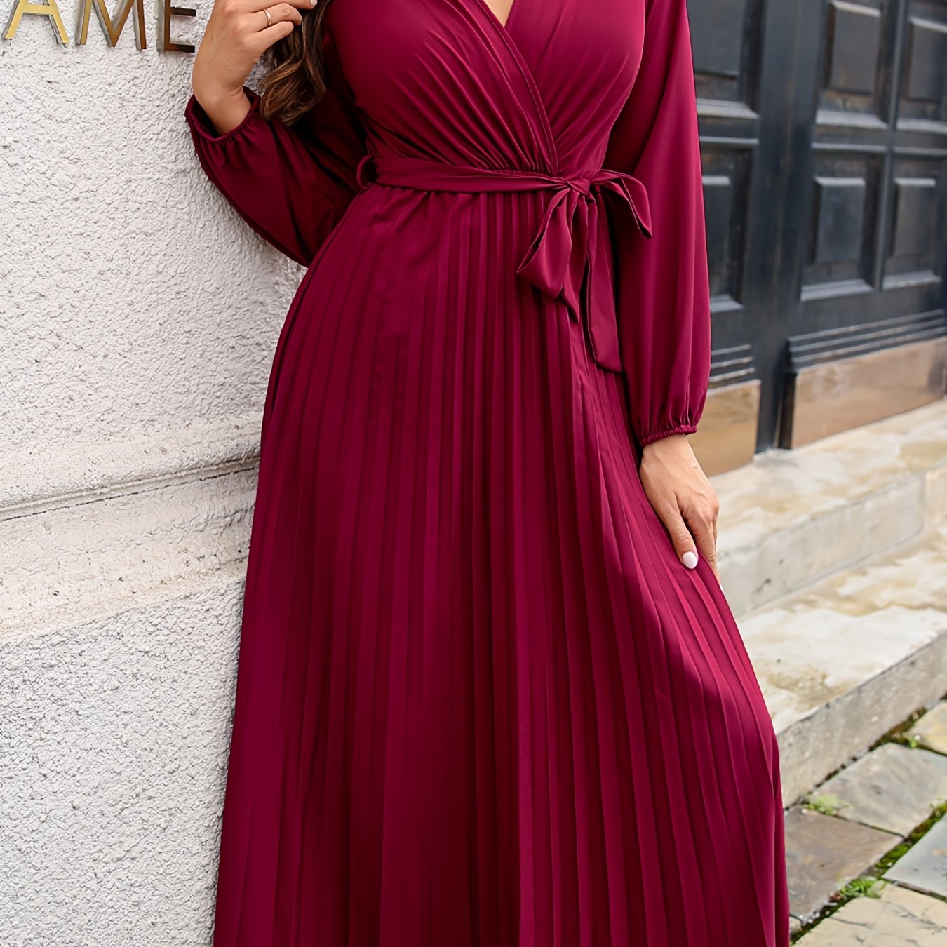 Women's Elegant Solid V-neck Belted Dress