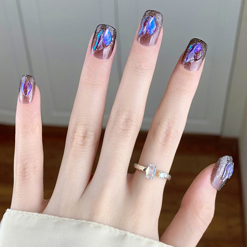 3D Butterfly Fake Nails: Add a touch of sparkle to your nails with these short pink glitter false nails