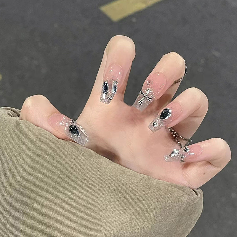 3D Butterfly Fake Nails: Add a touch of sparkle to your nails with these short pink glitter false nails