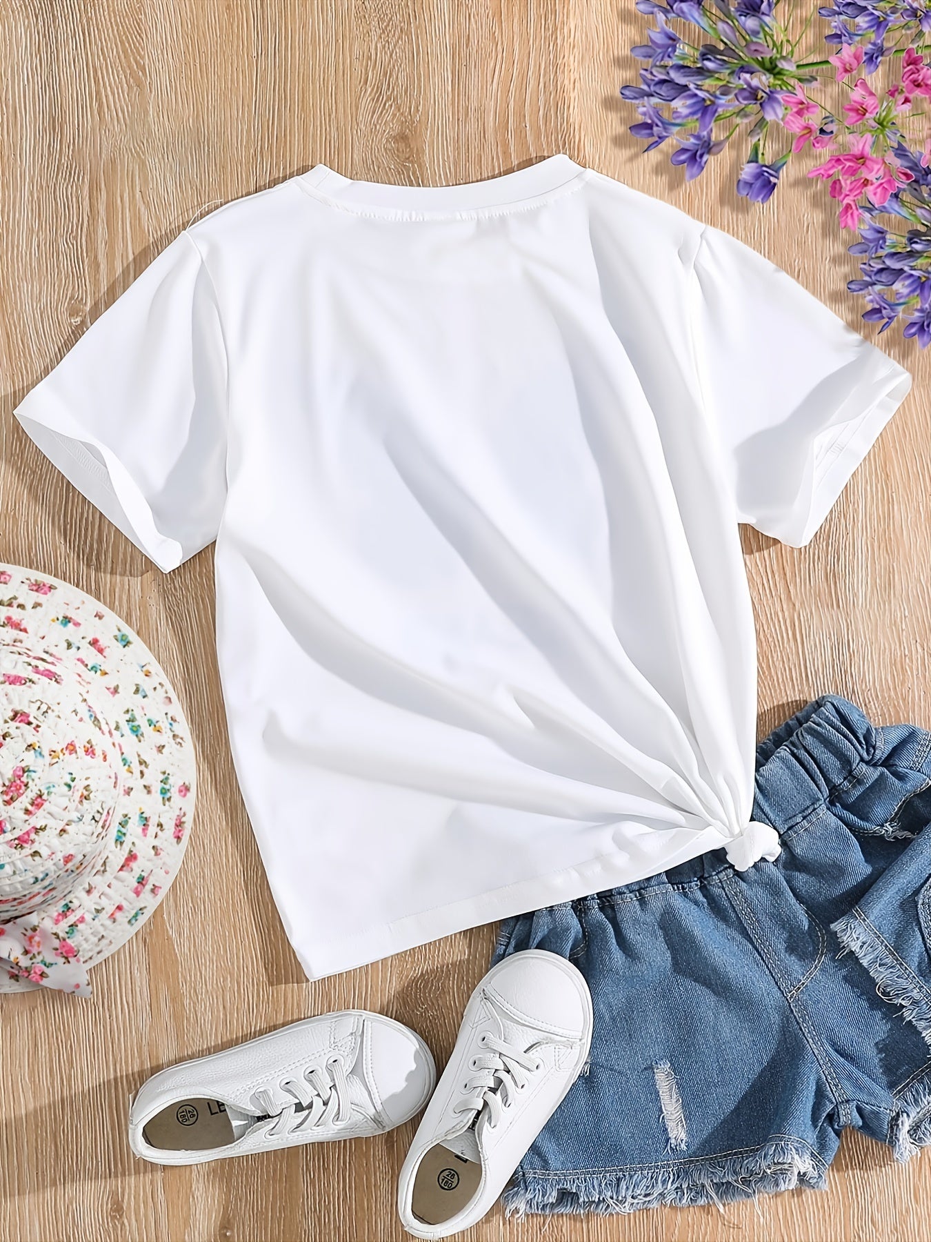 Cute Graphic Tee Top for Girls - A Fun and Comfortable Summer Outfit