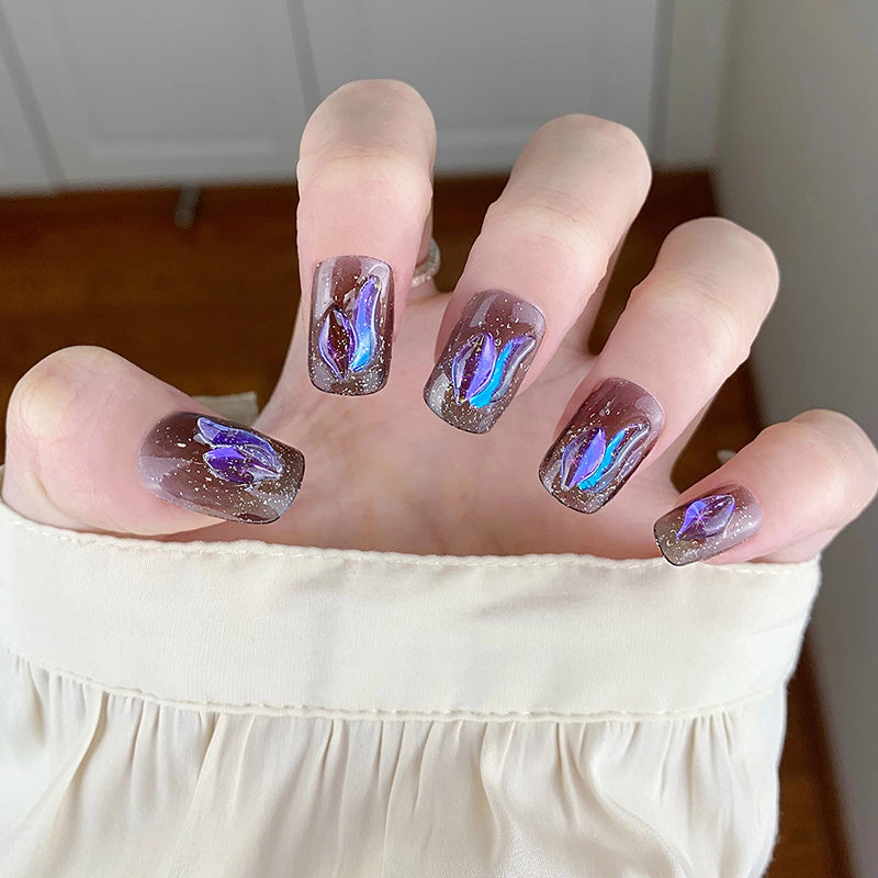 3D Butterfly Fake Nails: Add a touch of sparkle to your nails with these short pink glitter false nails