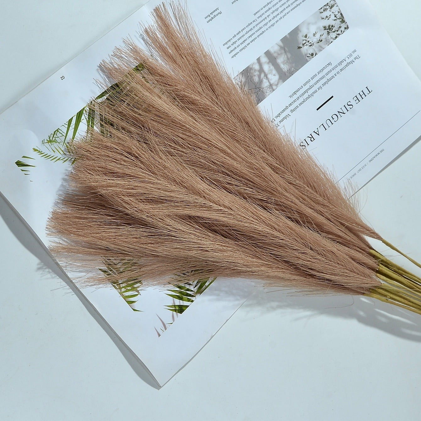 1 Pack/5pcs Faux Pampas Grass Large Tall Fluffy Artificial Flowers - Boho Decor for Vase Filler, Farmhouse, Home, and Wedding Decoration