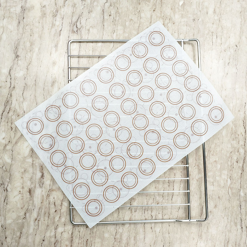 42cm x 29.5cm Double-Sided Silicone Macaron Baking Mat with Cute Bear Design