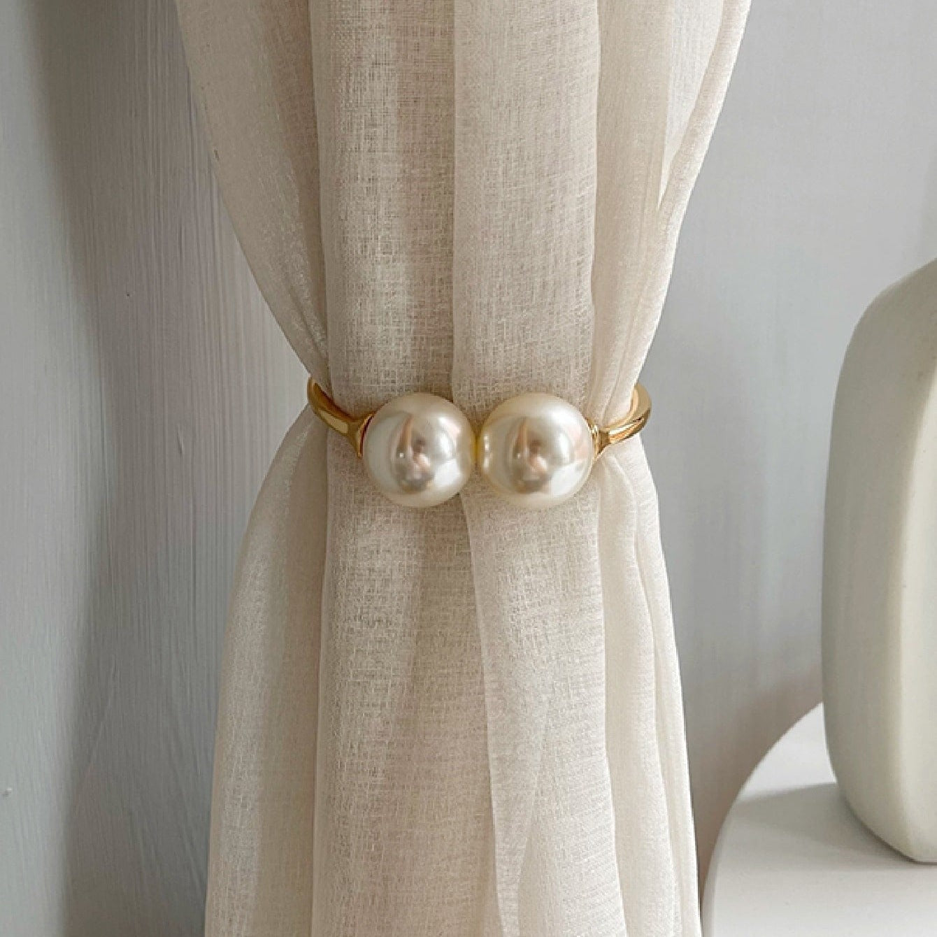 1pc Metal Curtain Tieback, Faux Pearl Decor Curtain Holdback Buckle For Holding Curtains & Drapes, Simple & Elegant Home Decor