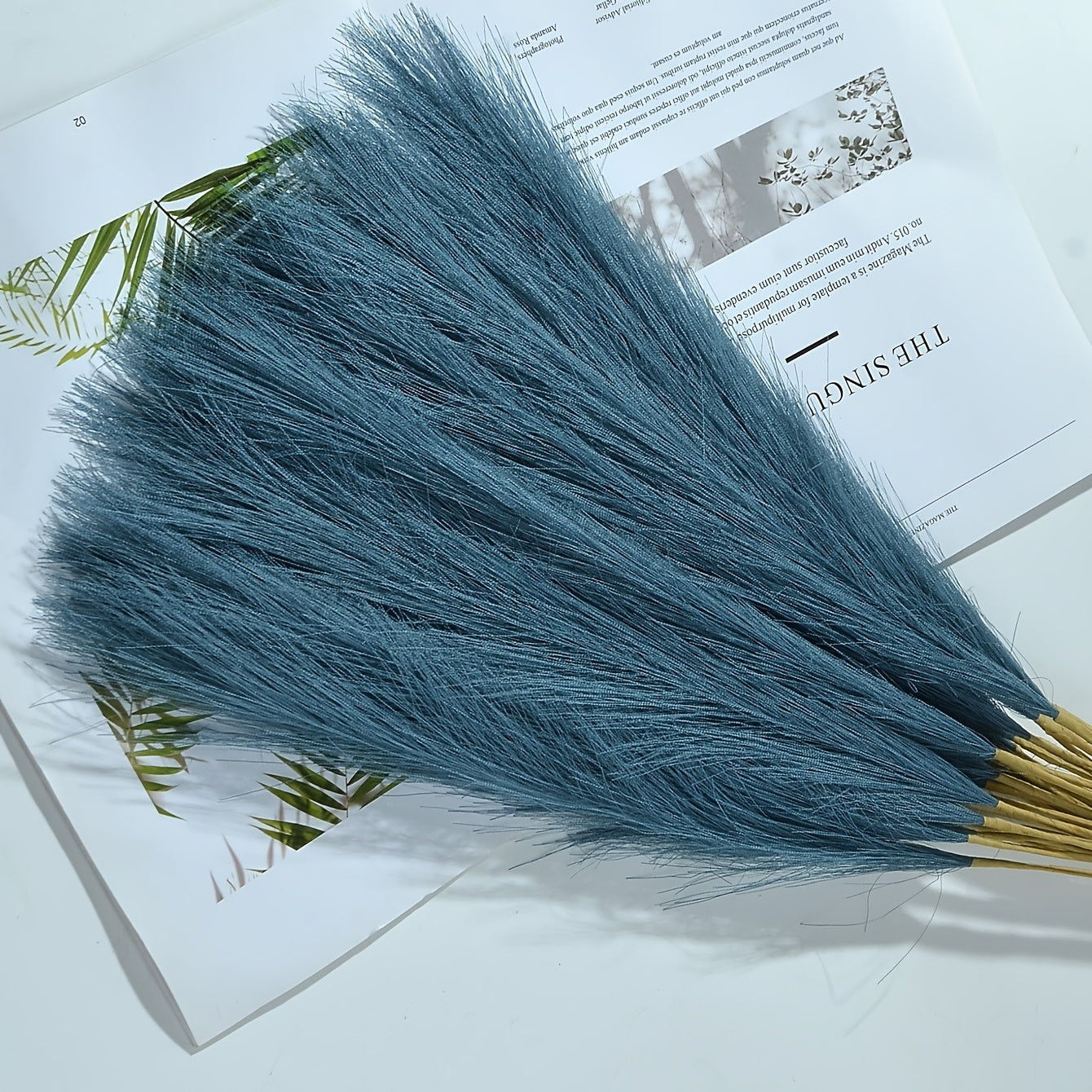 1 Pack/5pcs Faux Pampas Grass Large Tall Fluffy Artificial Flowers - Boho Decor for Vase Filler, Farmhouse, Home, and Wedding Decoration