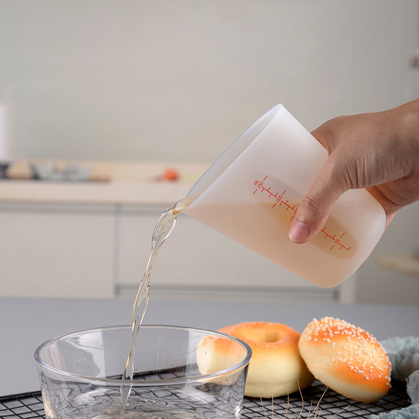 1pc Double Scale Silicone Measuring Cup, Milk Tea Shop Supplies, Baking Tools, Soft Milk Cup, Liquid Measuring Cup