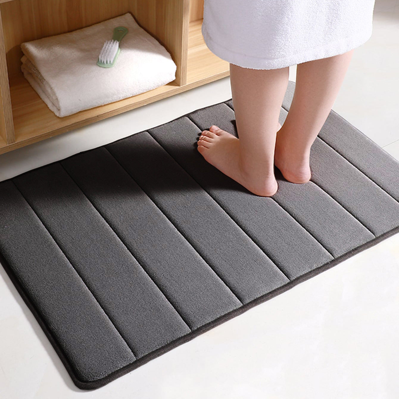 1pc Grey Memory Foam Bath Mat, Absorbent And Soft Bathroom Rug, Non-Slip Padded Bath Mat For Shower, Comfortable Mat, Home Decor & Accessories
