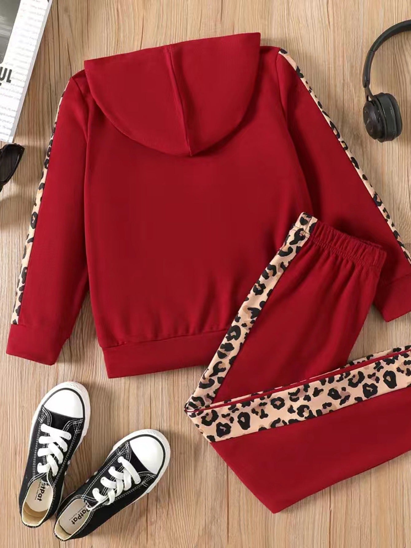 2pcs Baby Girls Leopard-Print Paneled Hoodie and Pants Set